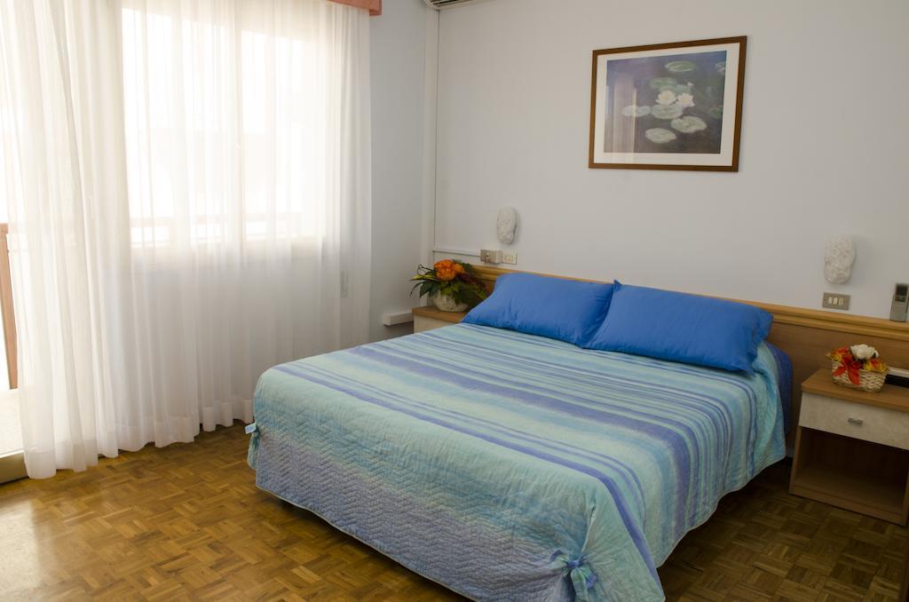 Hotel Consul Milano Marittima Bilik gambar